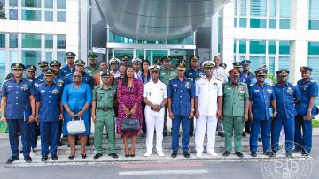 Port autonome d’Abidjan- Des officiers de l’école de guerre de l’armée de l’air nigériane visitent les installations (1)