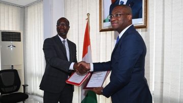 Signature-de-convention-MIRAH-Brooks-e1669364728407-825×425