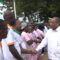 Le ministre Adama Coulibaly saluant Alexandre Loh Guida