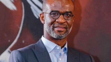 En-Afrique-on-peut-vivre-dans.-Stanislas-Zeze-surprend-une-Francaise-par-ses-propos