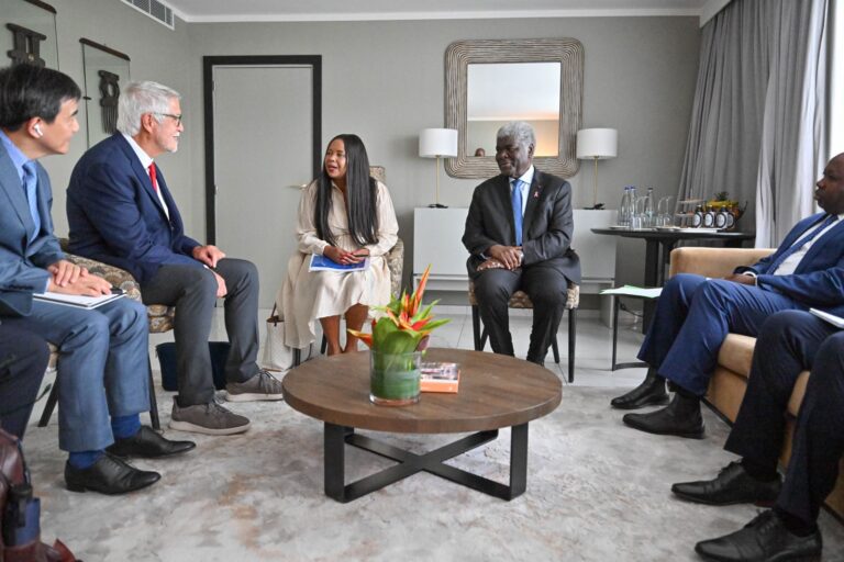 Urbanisation : Beugré Mambé et l’ancien maire de Bogota pensent l’Abidjan de demain