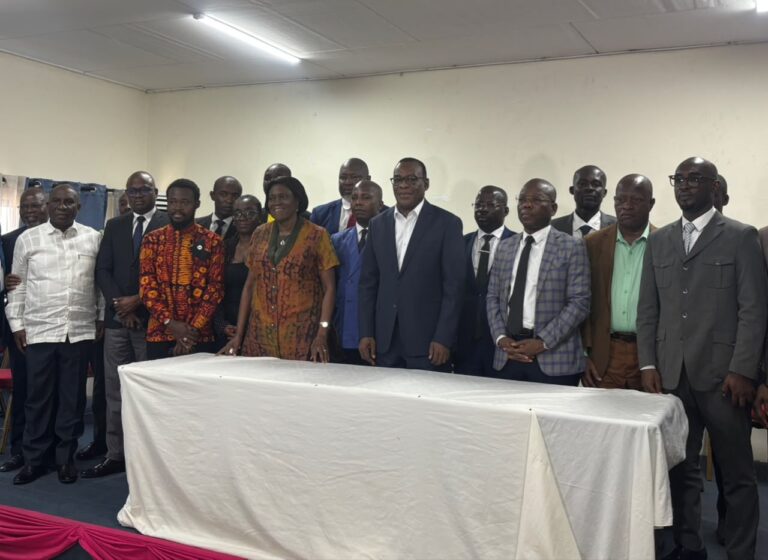 Réforme électorale : Simone Gbagbo au gouvernement : « Ouvrez sans délai un véritable dialogue avec l’opposition et la société civile »